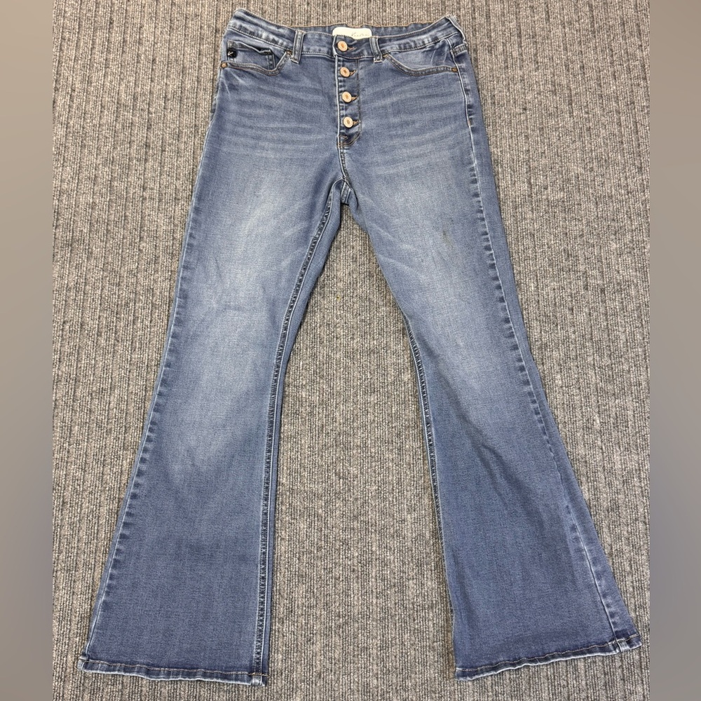 KanCan Petite Flare Jeans‎